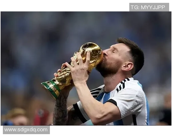 历届足球巨星排名盘点：从贝利到梅西谁才是史上最佳球员